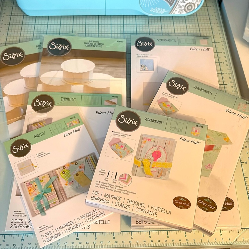 Sizzix/ Eileen Hull